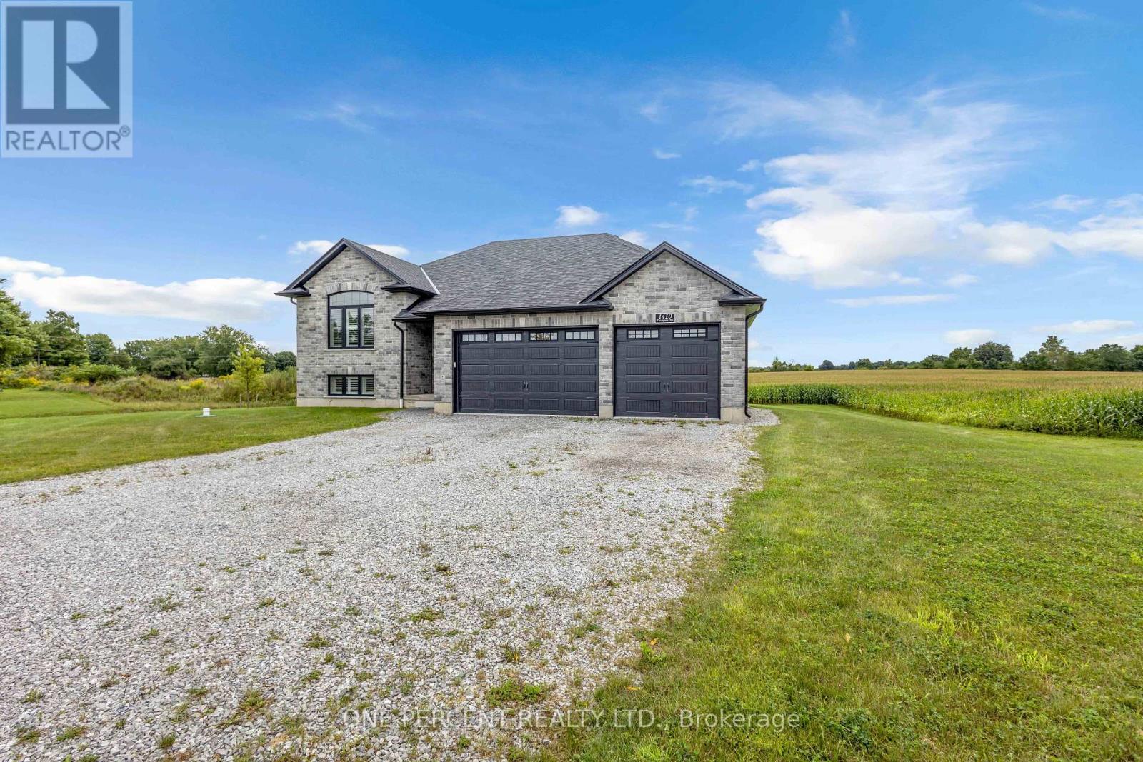 1410 Thompson Road East, Norfolk, ON photo 2