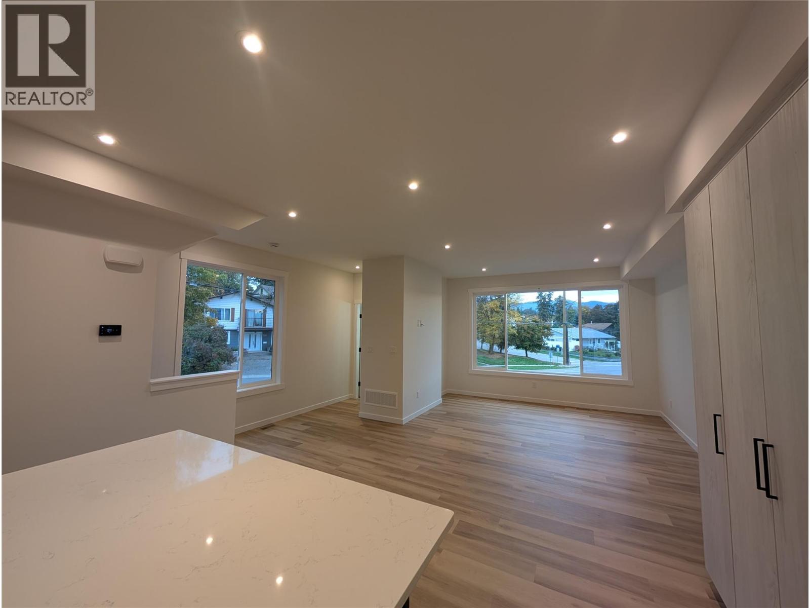 3602 Pleasant Valley Road Unit# 1, Vernon - Image 1