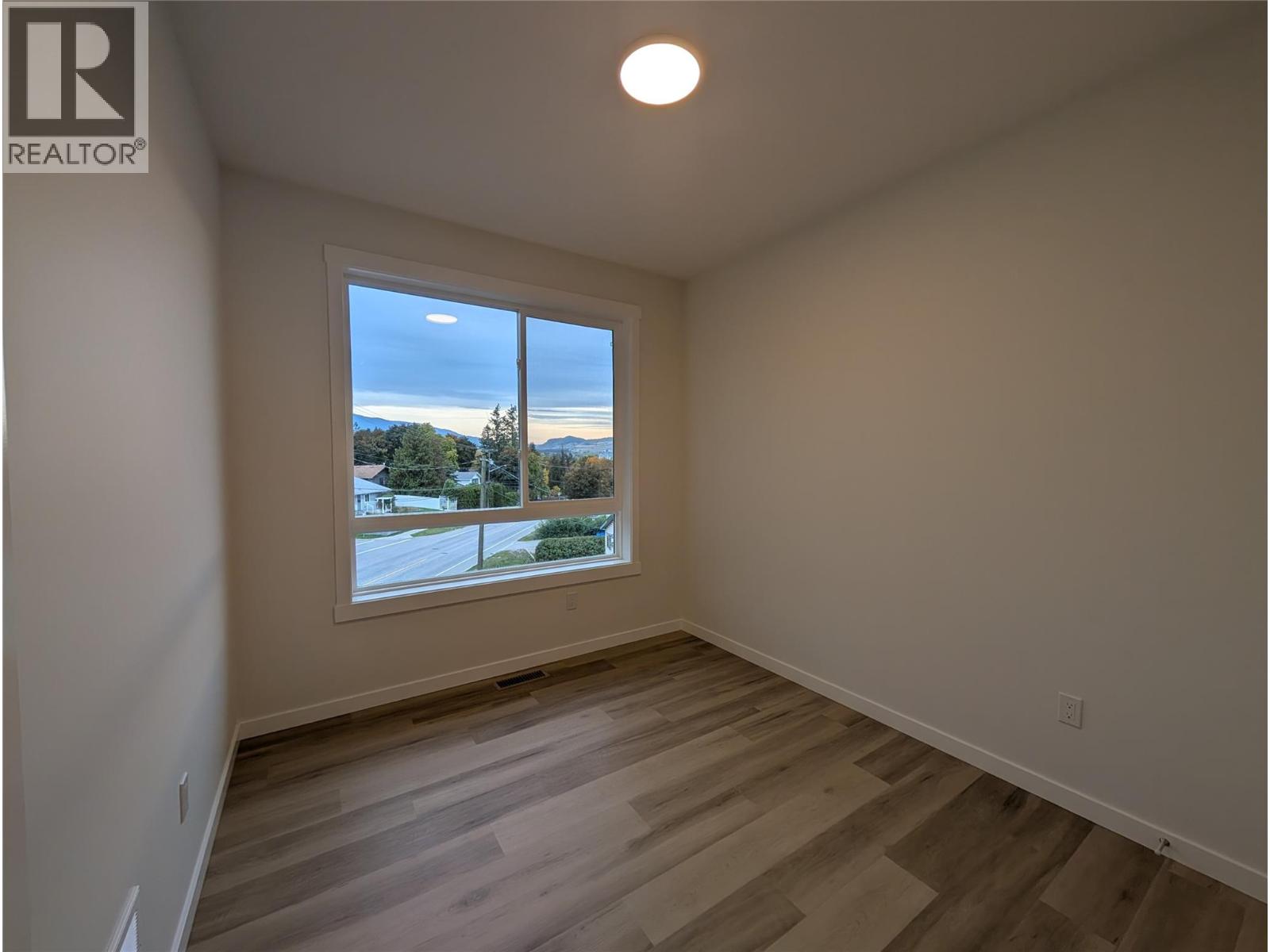 3602 Pleasant Valley Road Unit# 1, Vernon - Image 1