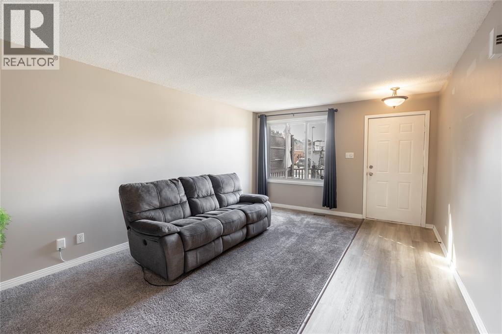 1279 THISTLEDOWN AVENUE - 6