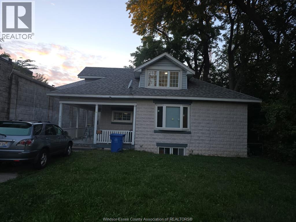 3272 PETER STREET - 12