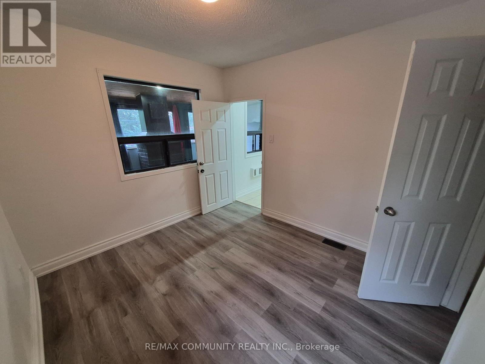 636 Vaughan Road — photo 13