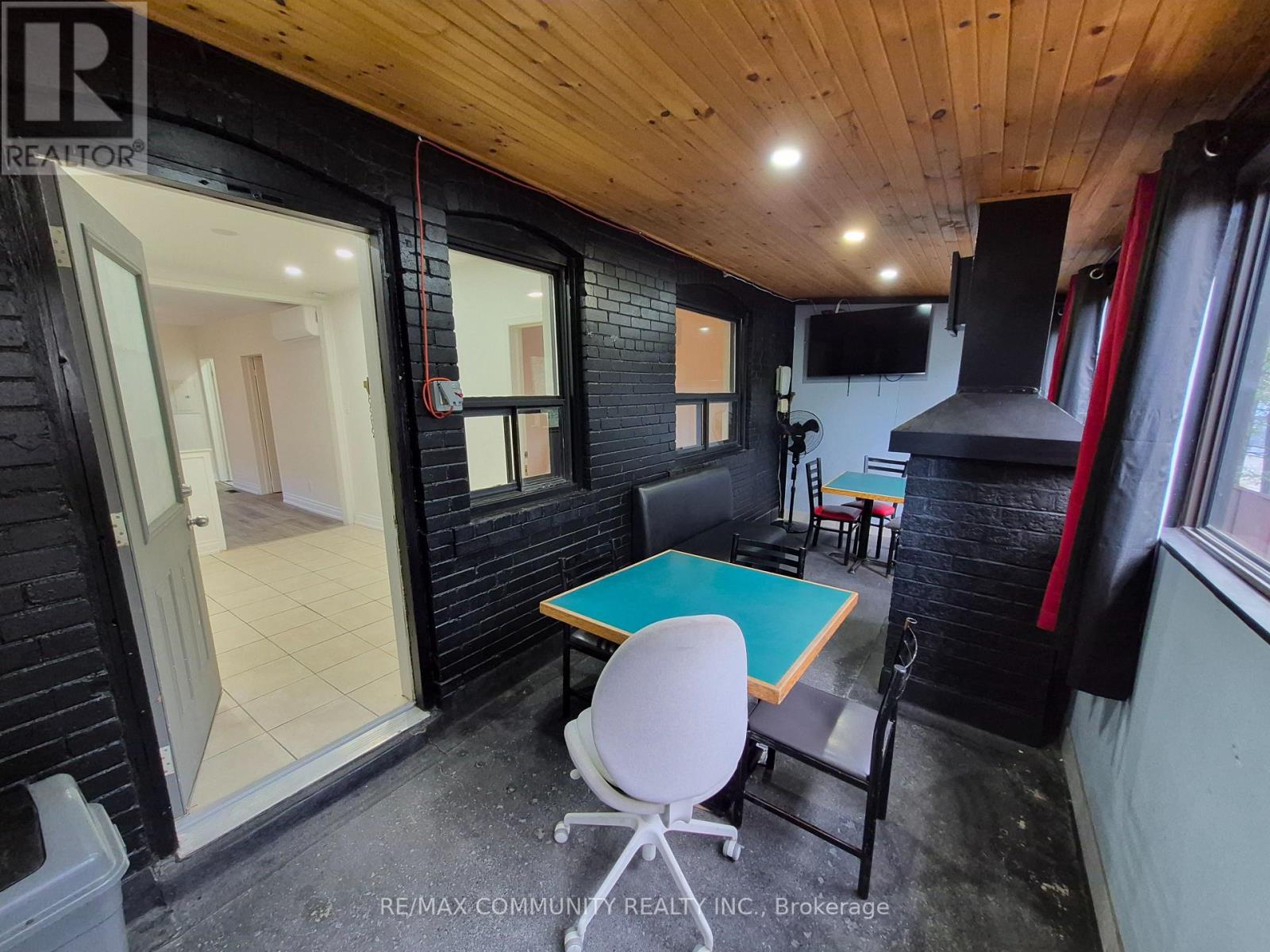 636 Vaughan Road — photo 14