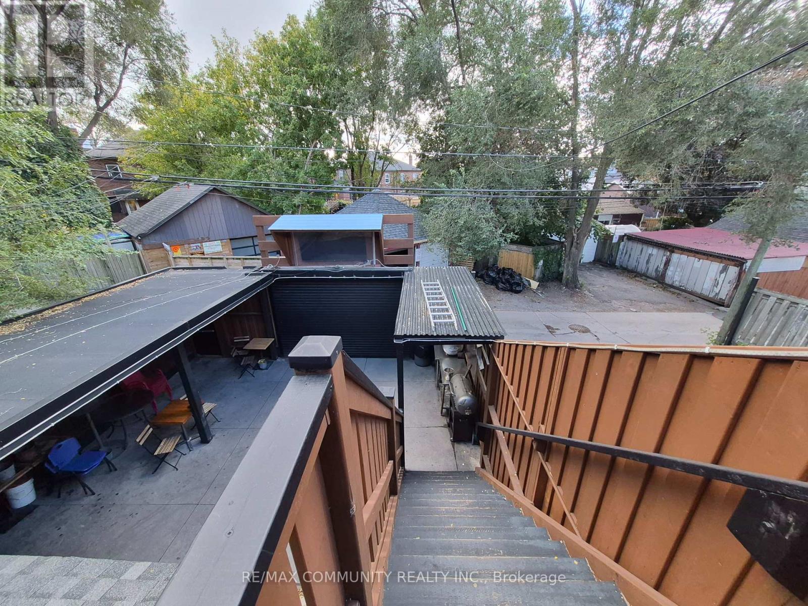 636 Vaughan Road — photo 16