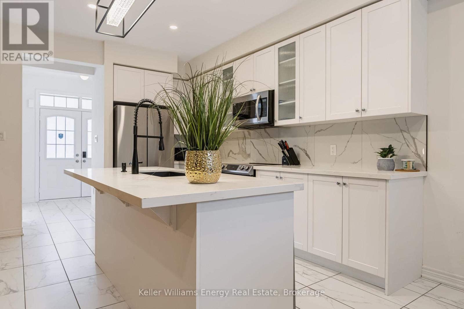 165 Coronation Road, Whitby, ON photo 9