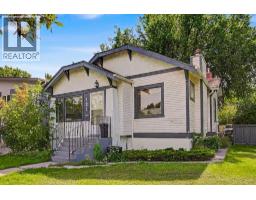 121 10 Avenue NE - photo 2