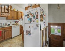 121 10 Avenue NE - photo 20