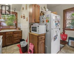 121 10 Avenue NE - photo 17