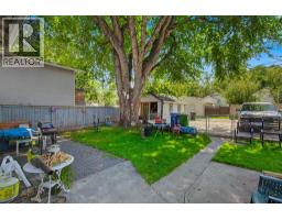 121 10 Avenue NE - photo 4