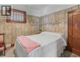 121 10 Avenue NE - photo 27