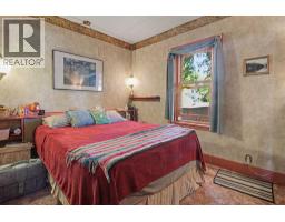 121 10 Avenue NE - photo 21