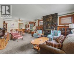 121 10 Avenue NE - photo 11