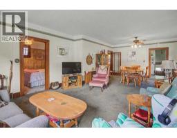 121 10 Avenue NE - photo 12