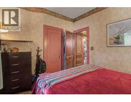 121 10 Avenue NE - photo 22