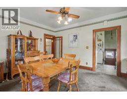 121 10 Avenue NE - photo 14