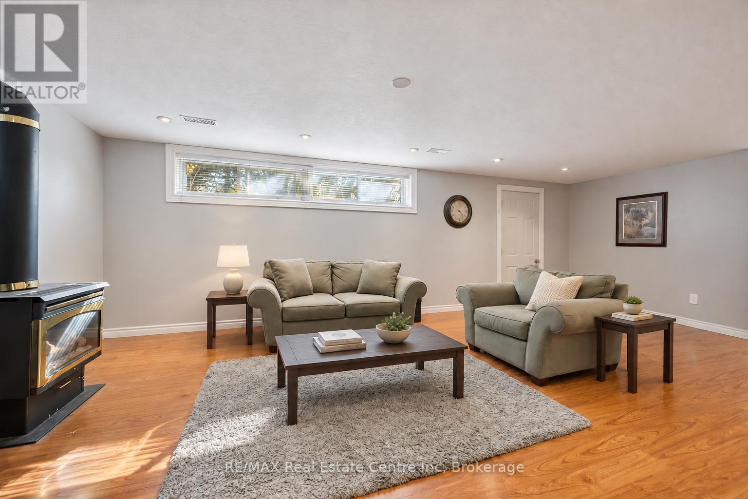 41 PRINCE CHARLES STREET - 13