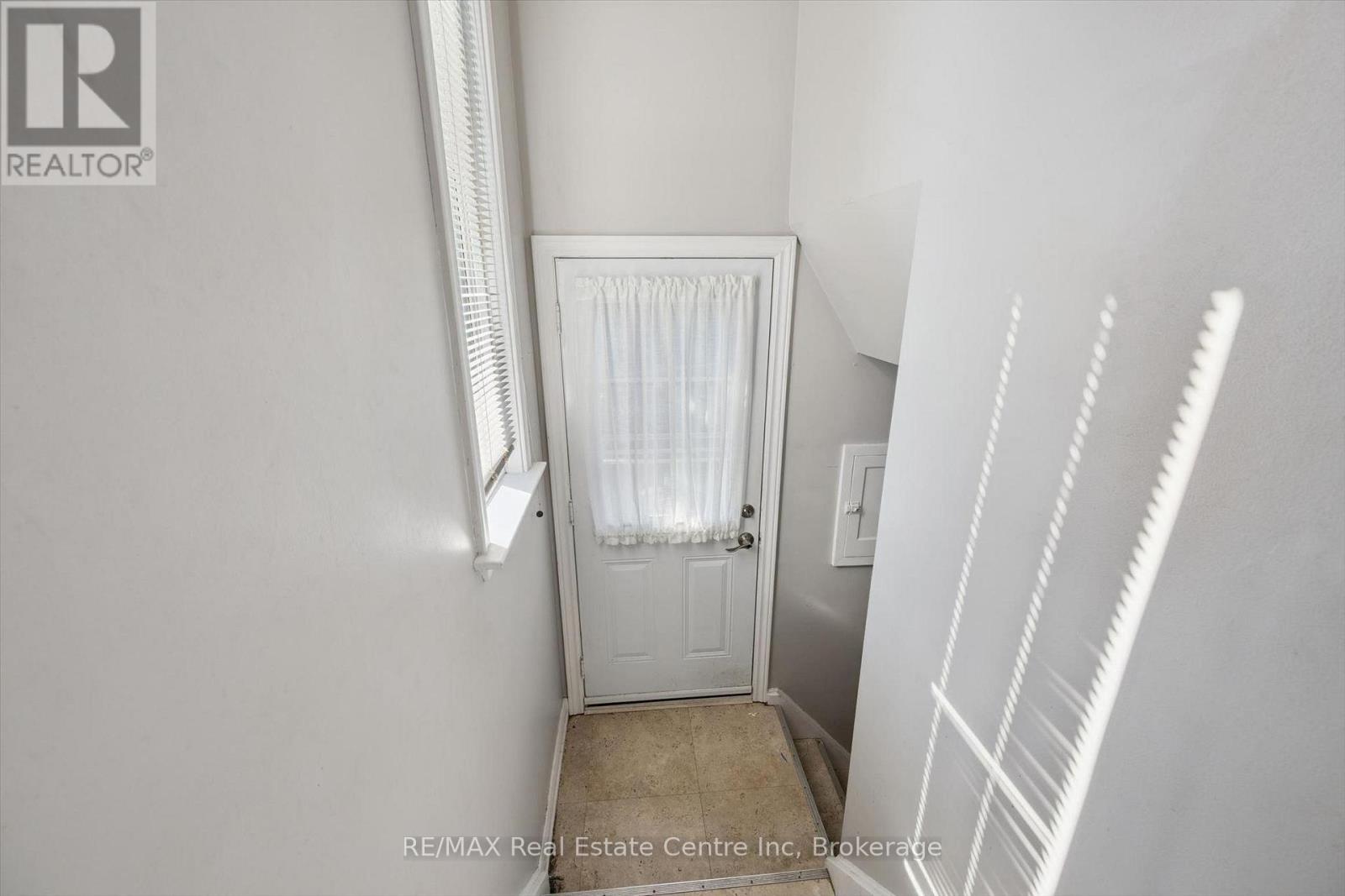 41 PRINCE CHARLES STREET - 17