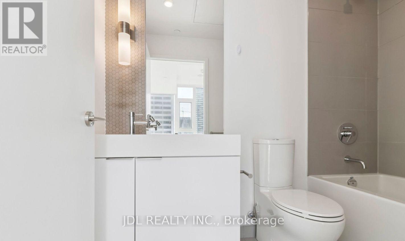 2007- 33 Helendale Avenue, Toronto, ON photo 12