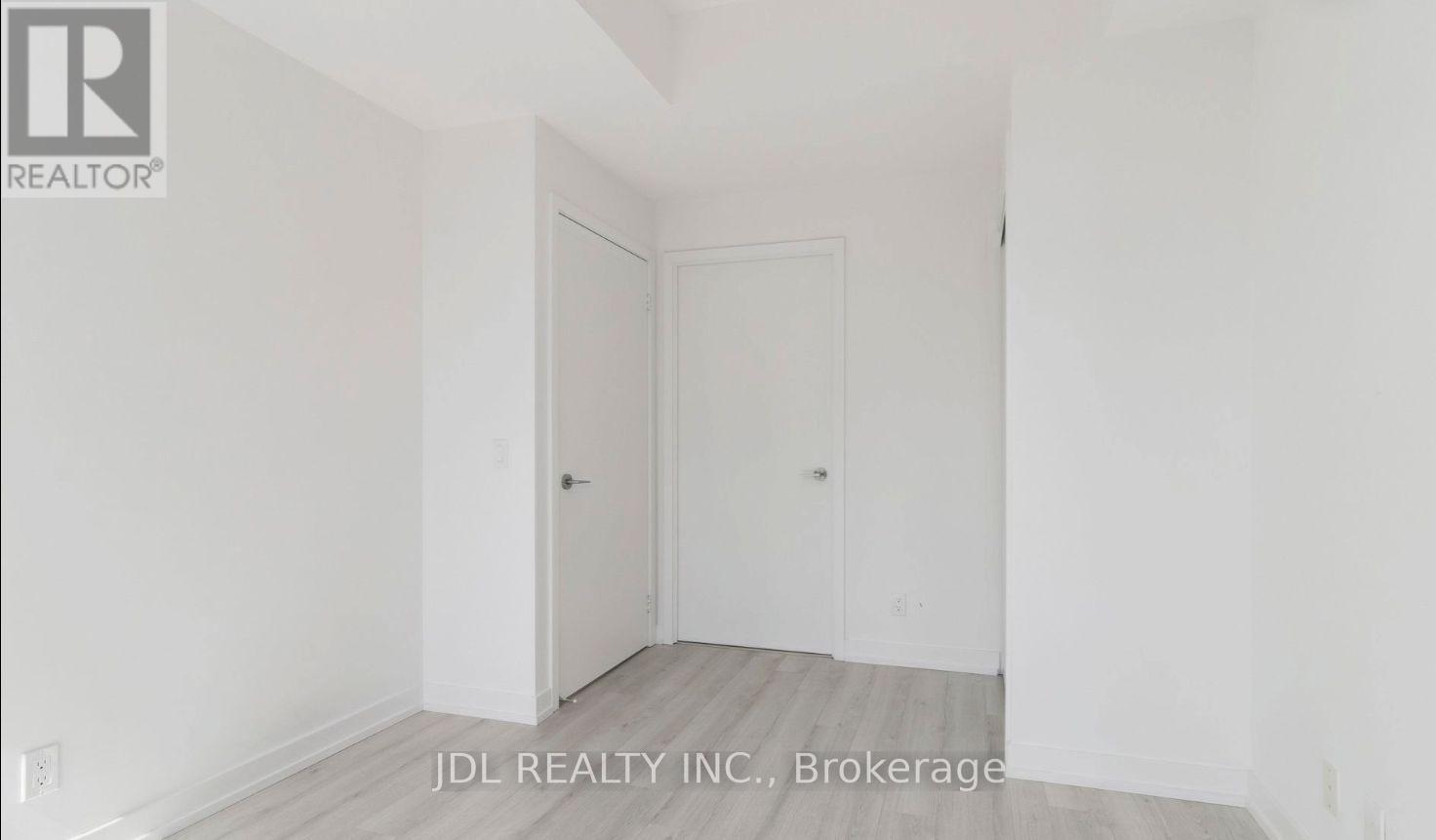 #2007 33 HELENDALE AVENUE - 13