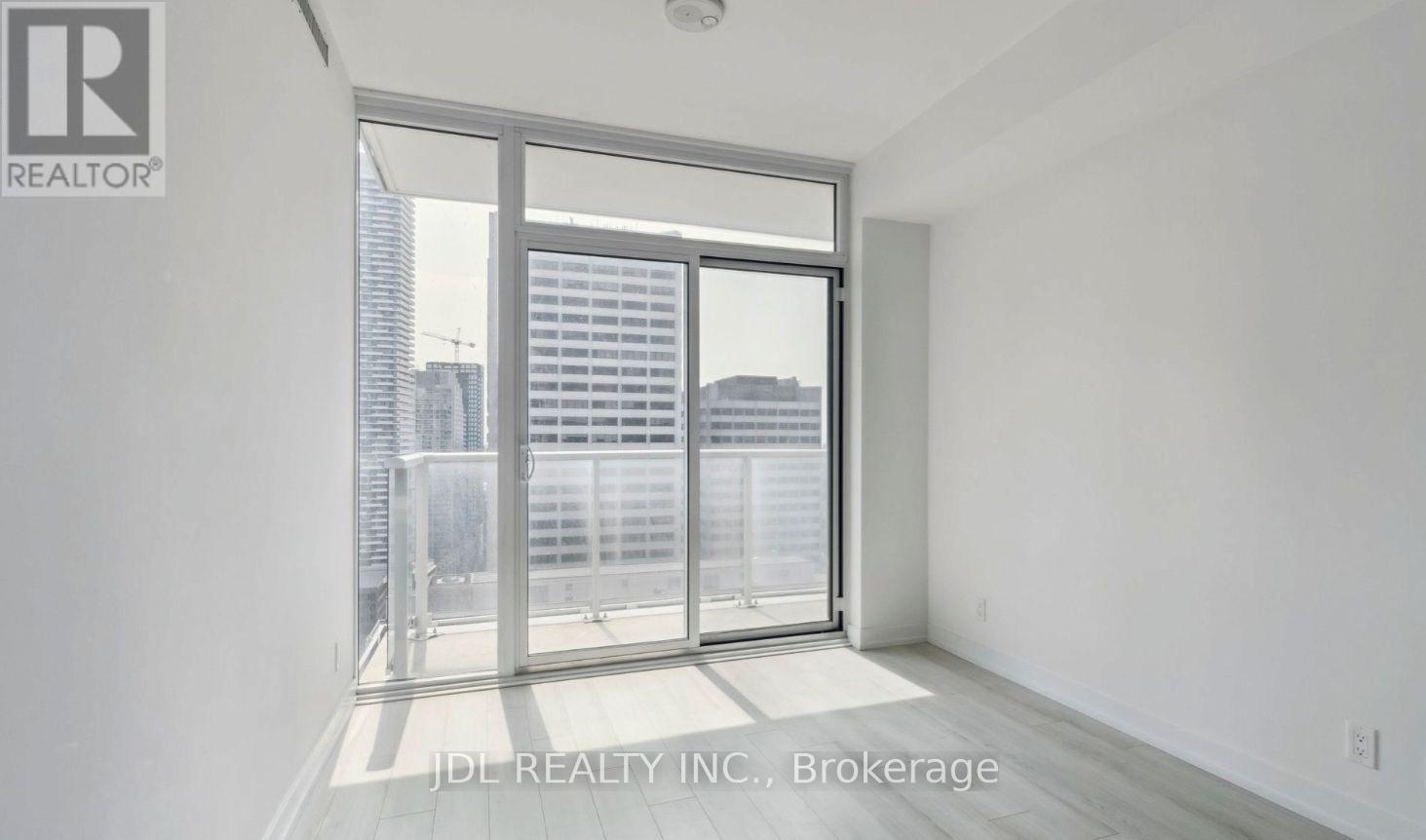 2007- 33 Helendale Avenue, Toronto, ON photo 16