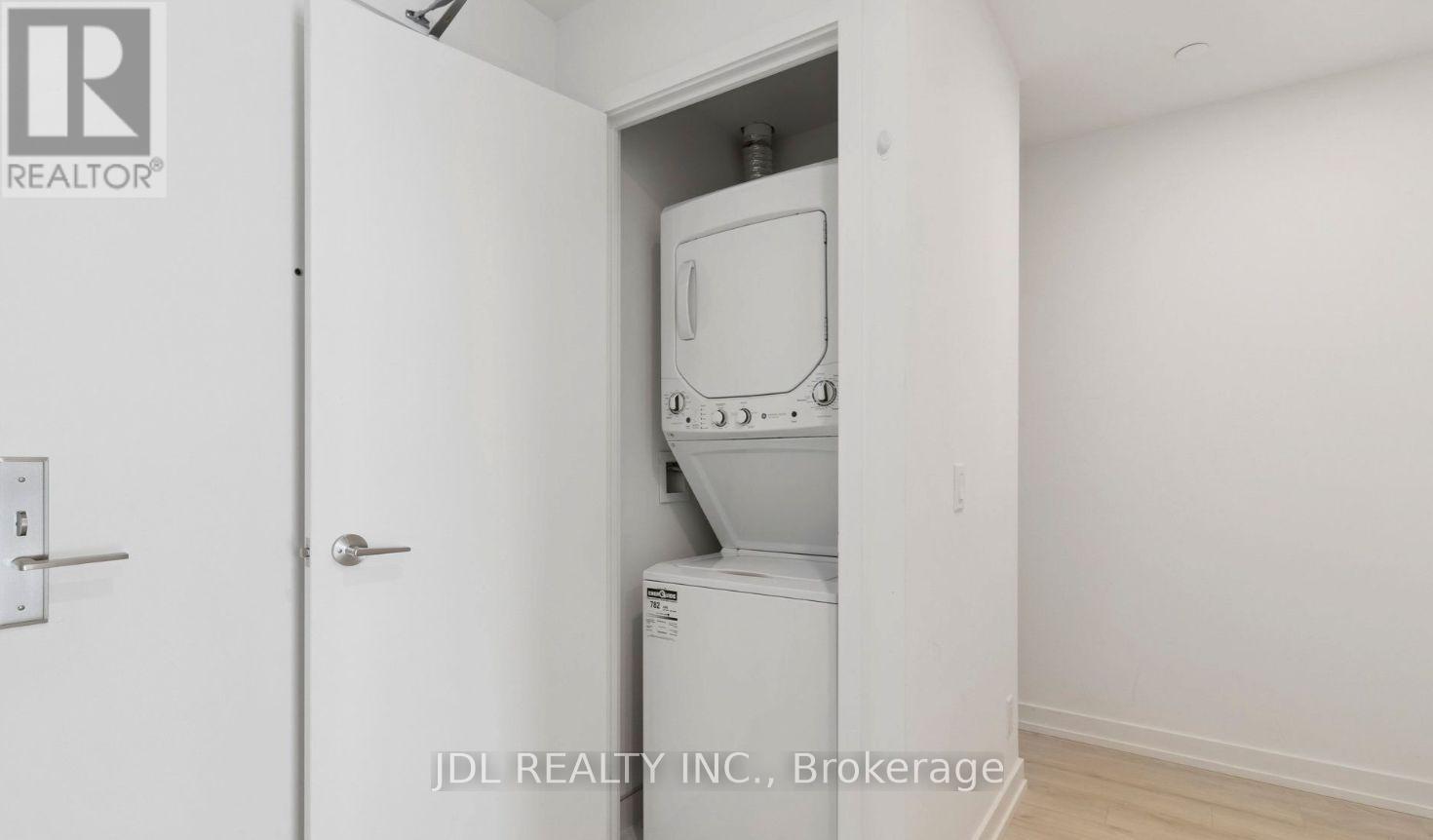 2007- 33 Helendale Avenue, Toronto, ON photo 7