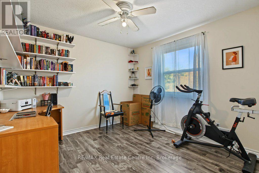 978 Edinburgh Road South — photo 15
