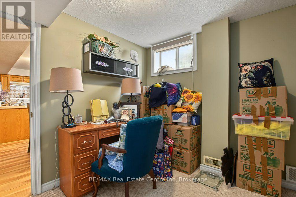 978 Edinburgh Road South — photo 29