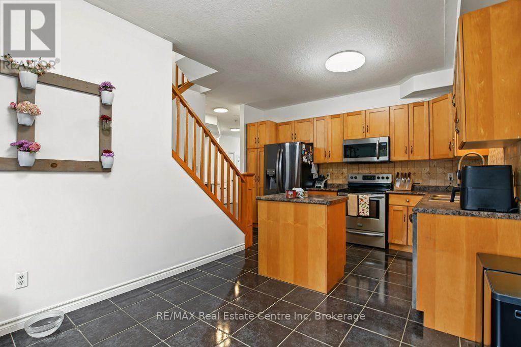 978 EDINBURGH ROAD S - 9