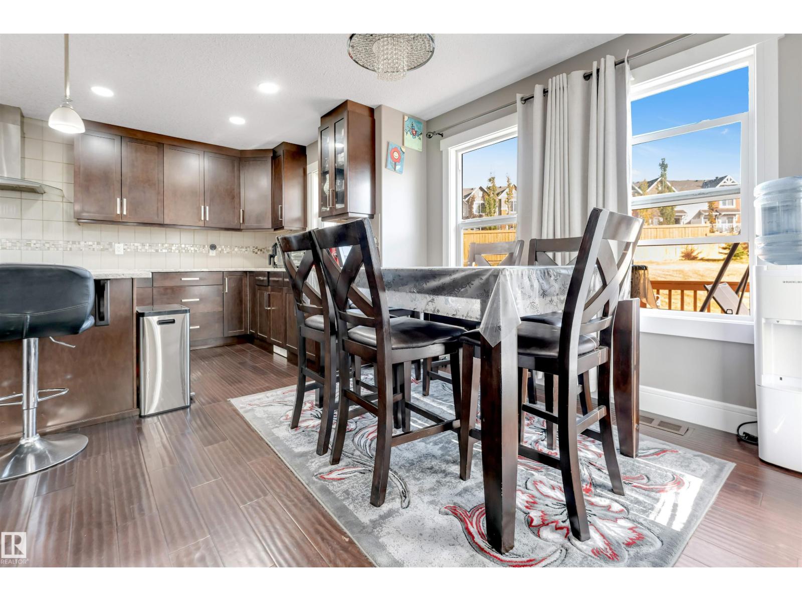 707 40 AV NW - 24