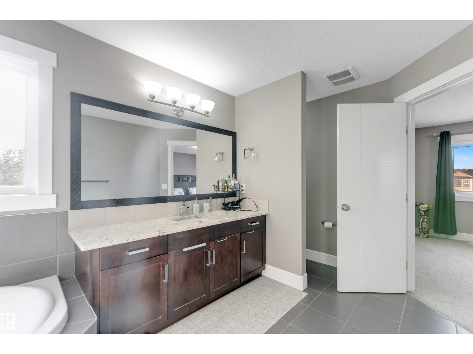 707 40 AV NW - Image 43
