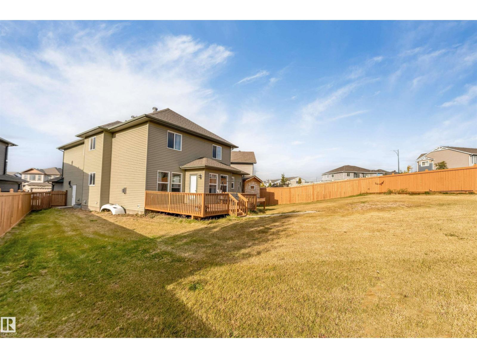 707 40 Avenue NW, Maple Crest — photo 7 of 30: Property photo