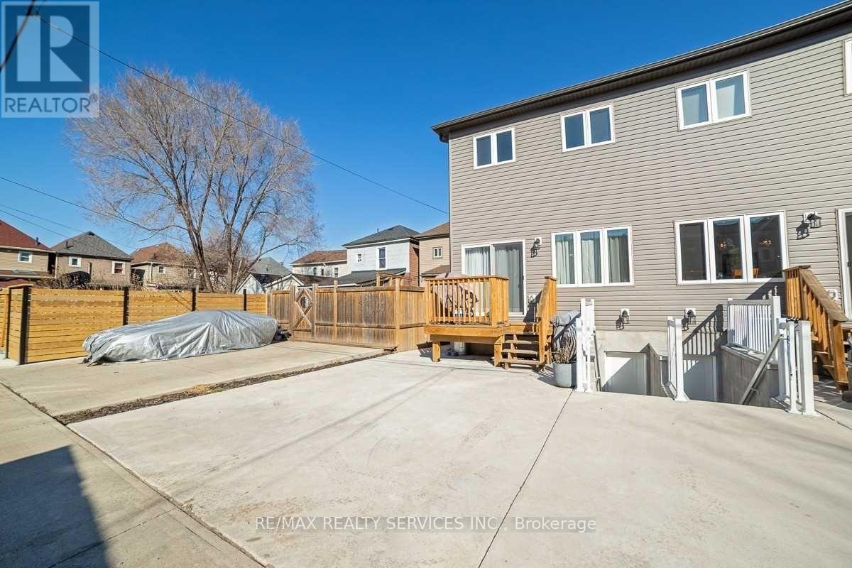 76 Burton Street — photo 38