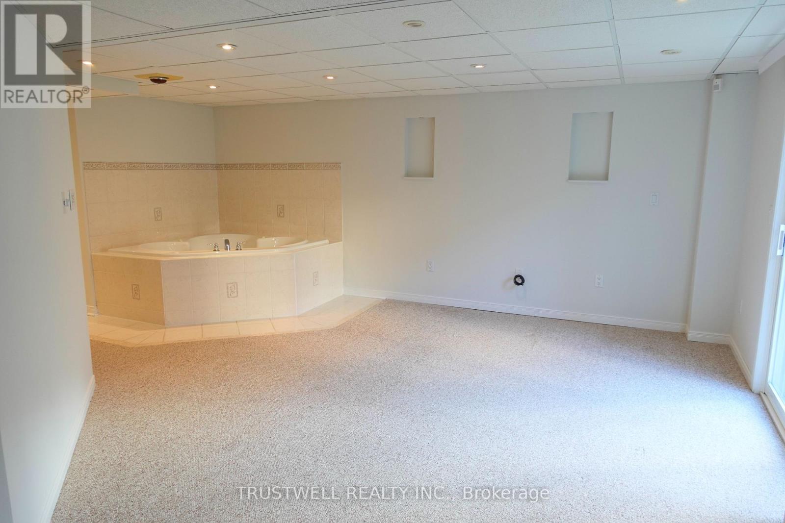 111 MILLCLIFF CIRCLE - Image 23