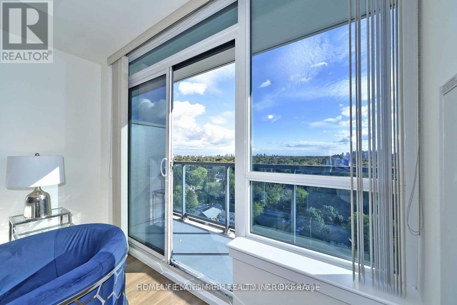 7167 Yonge Street — photo 14