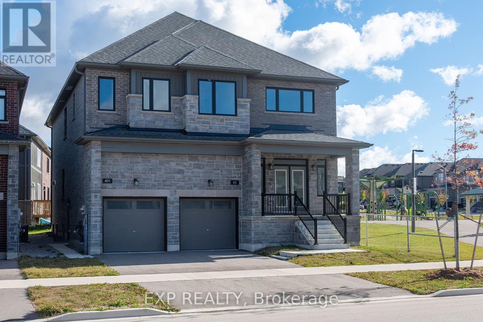 40 Lally Terrace, Barrie, ON photo 1