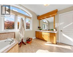 118 Foxridge Drive, Ancaster, ON L9G5B9 Photo 33
