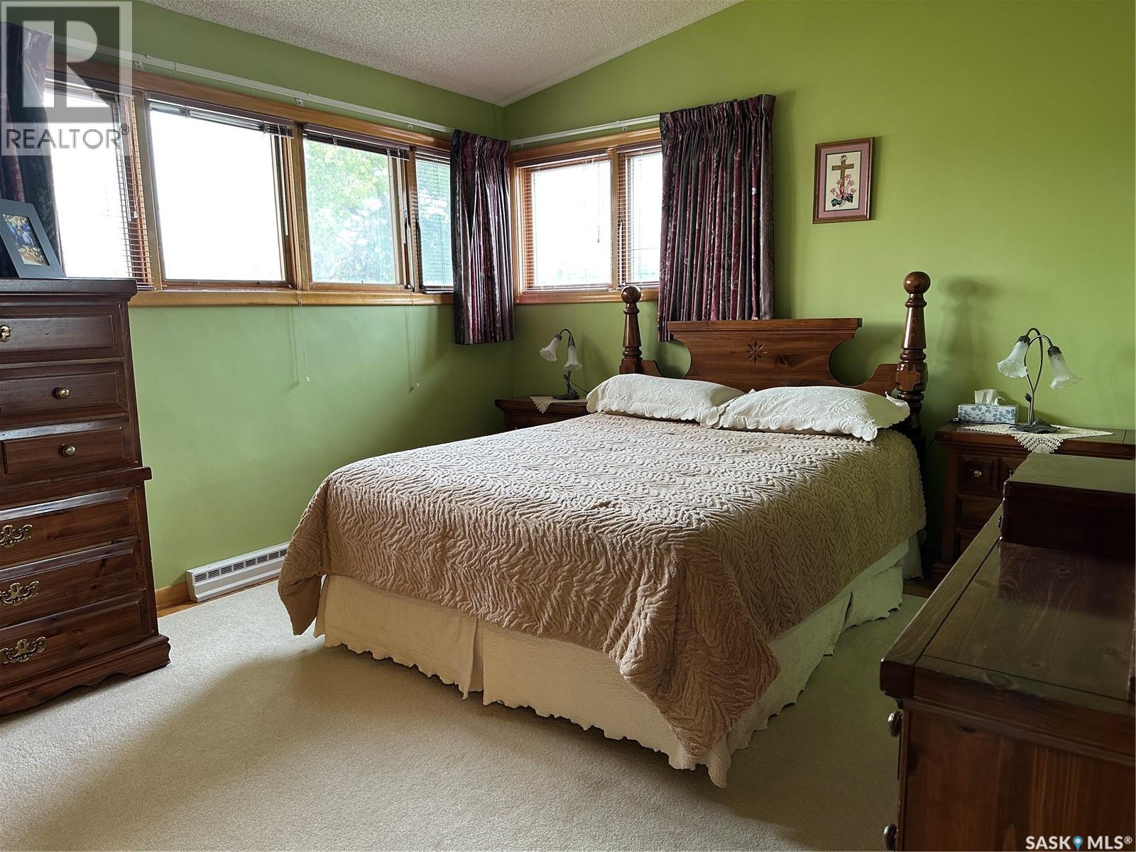 503 9th STREET NE, Weyburn — photo 16