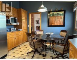 Family room - 503 9th Street Ne, Weyburn, SK S4H1G2 Photo 10