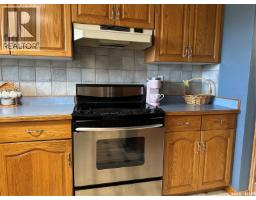 4pc Bathroom - 503 9th Street Ne, Weyburn, SK S4H1G2 Photo 12