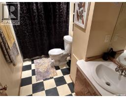 503 9th Street Ne, Weyburn, SK S4H1G2 Photo 32