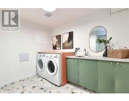 399 Perth Avenue, Toronto, ON M6P3Y5 Photo 19