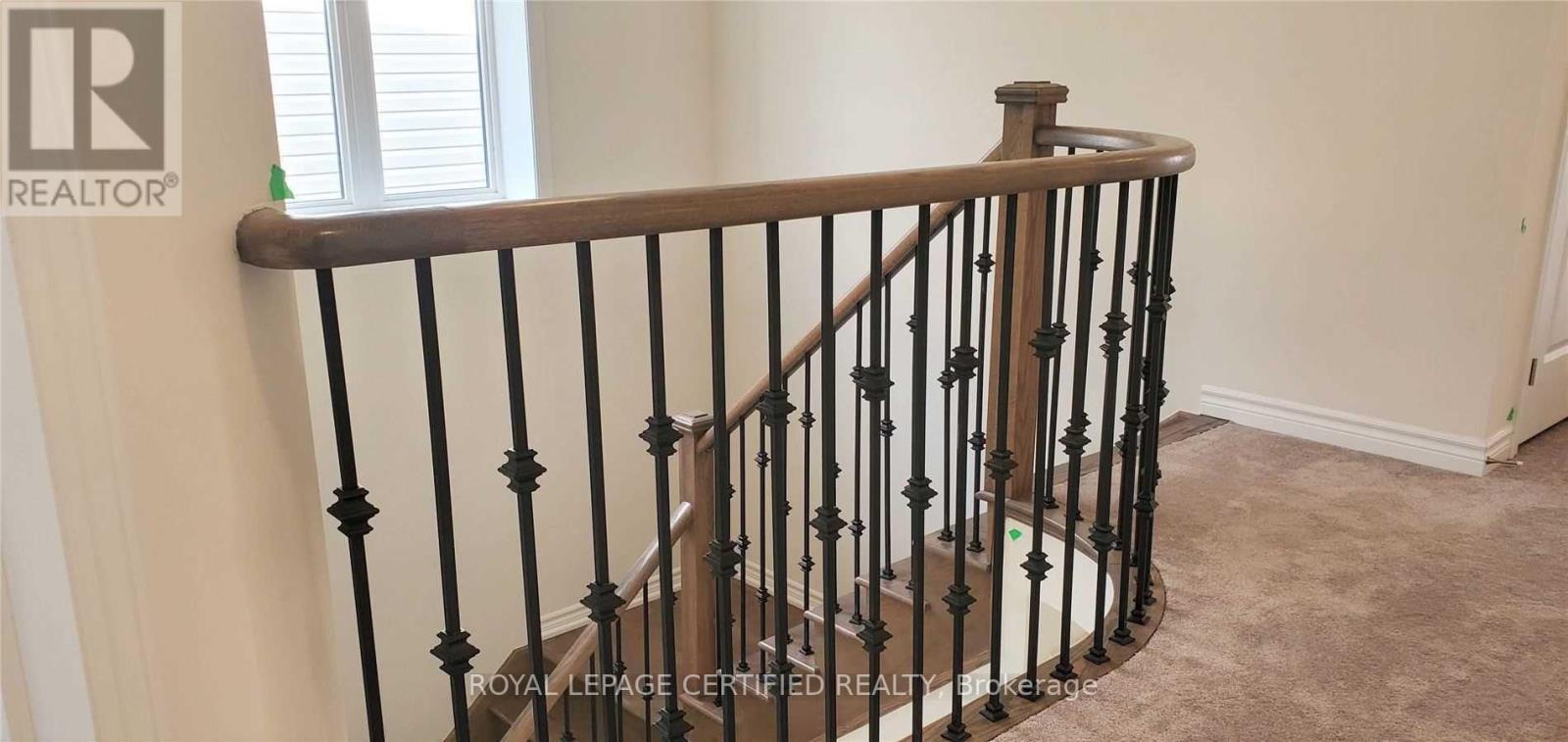 21 Munro Circle, Brantford, ON photo 16