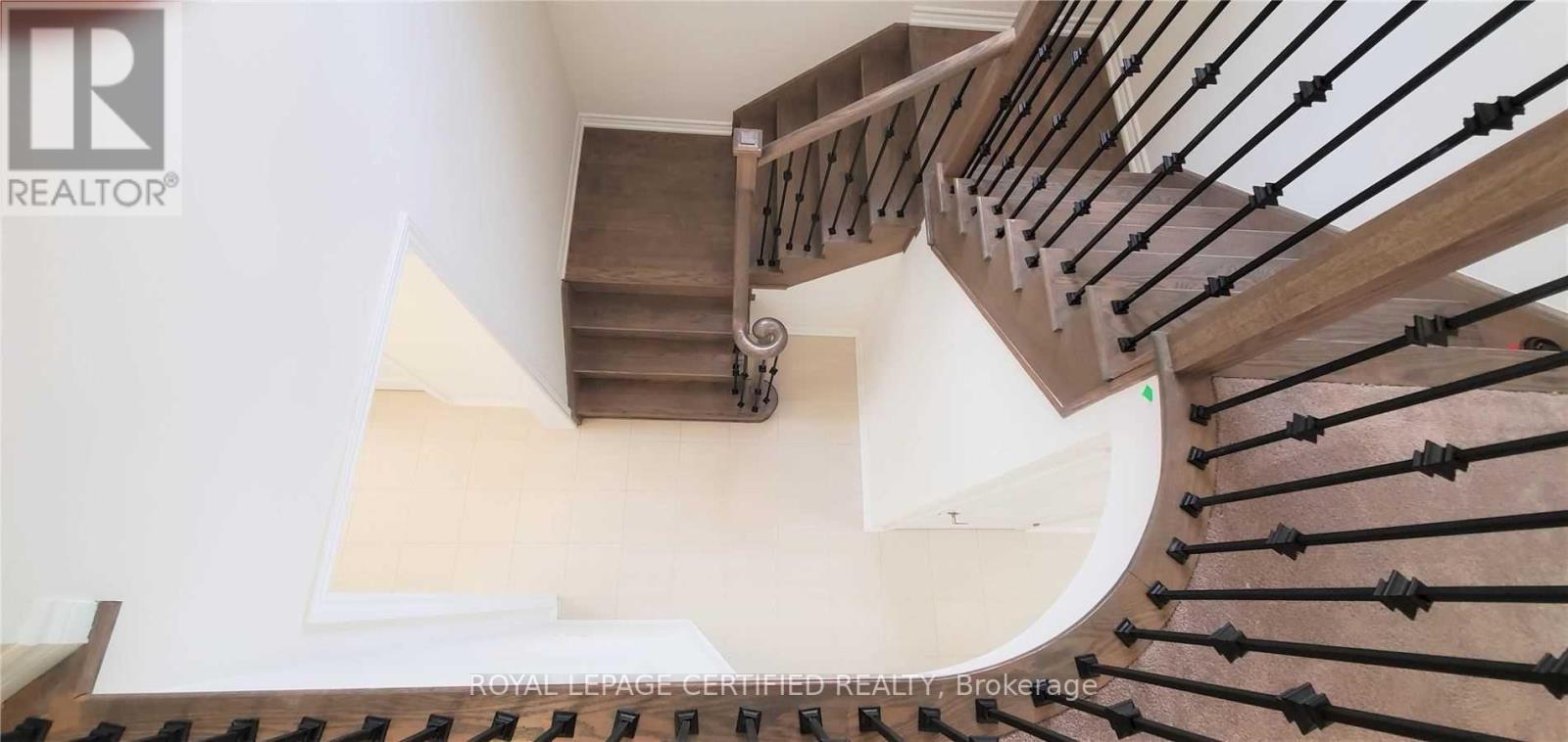 21 Munro Circle, Brantford, ON photo 3