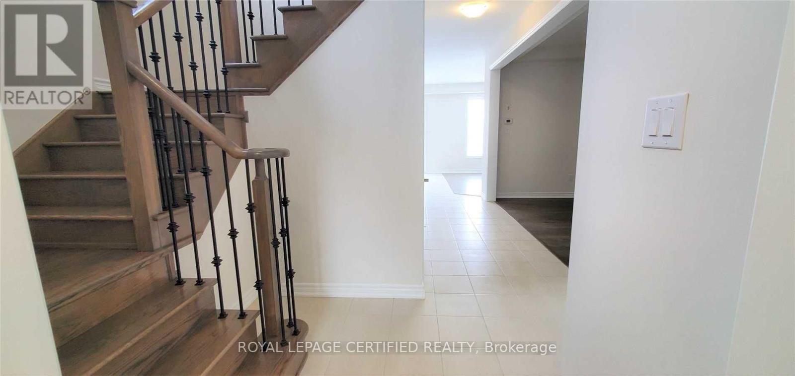 21 Munro Circle, Brantford, ON photo 4