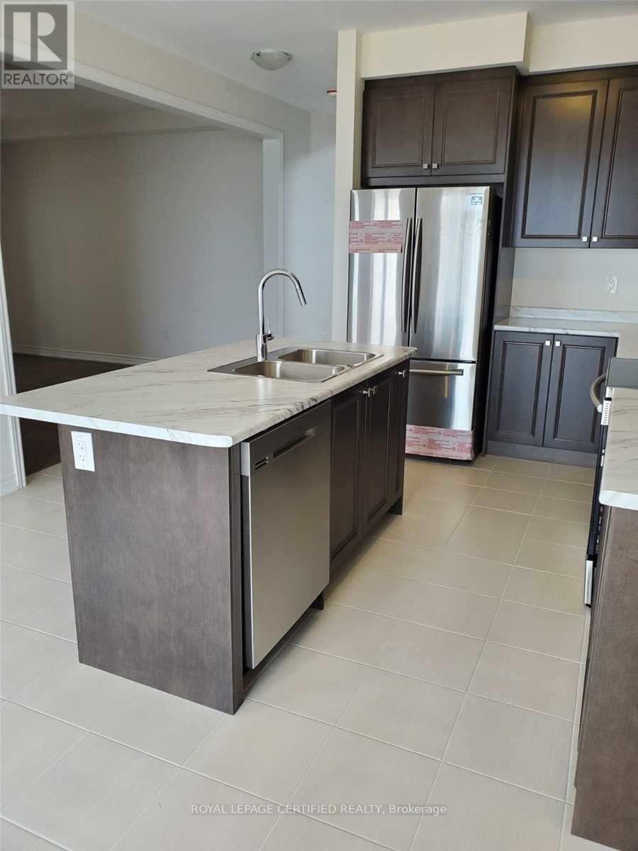 21 Munro Circle, Brantford, ON photo 9