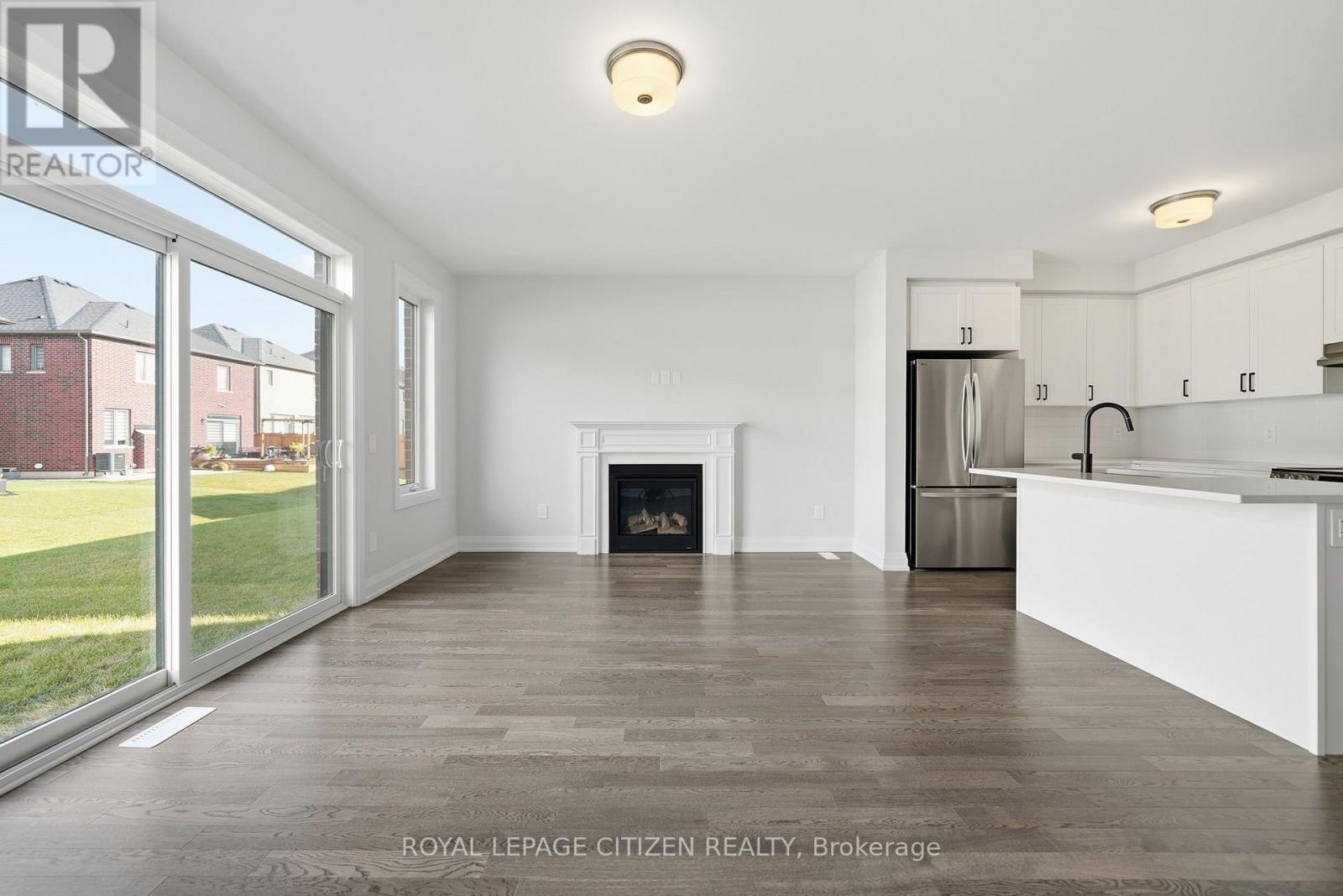 18 MCKAY AVENUE - 16
