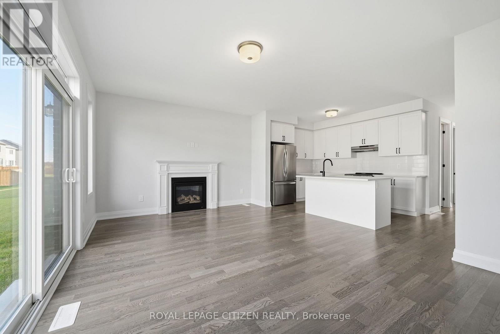 18 MCKAY AVENUE - 17