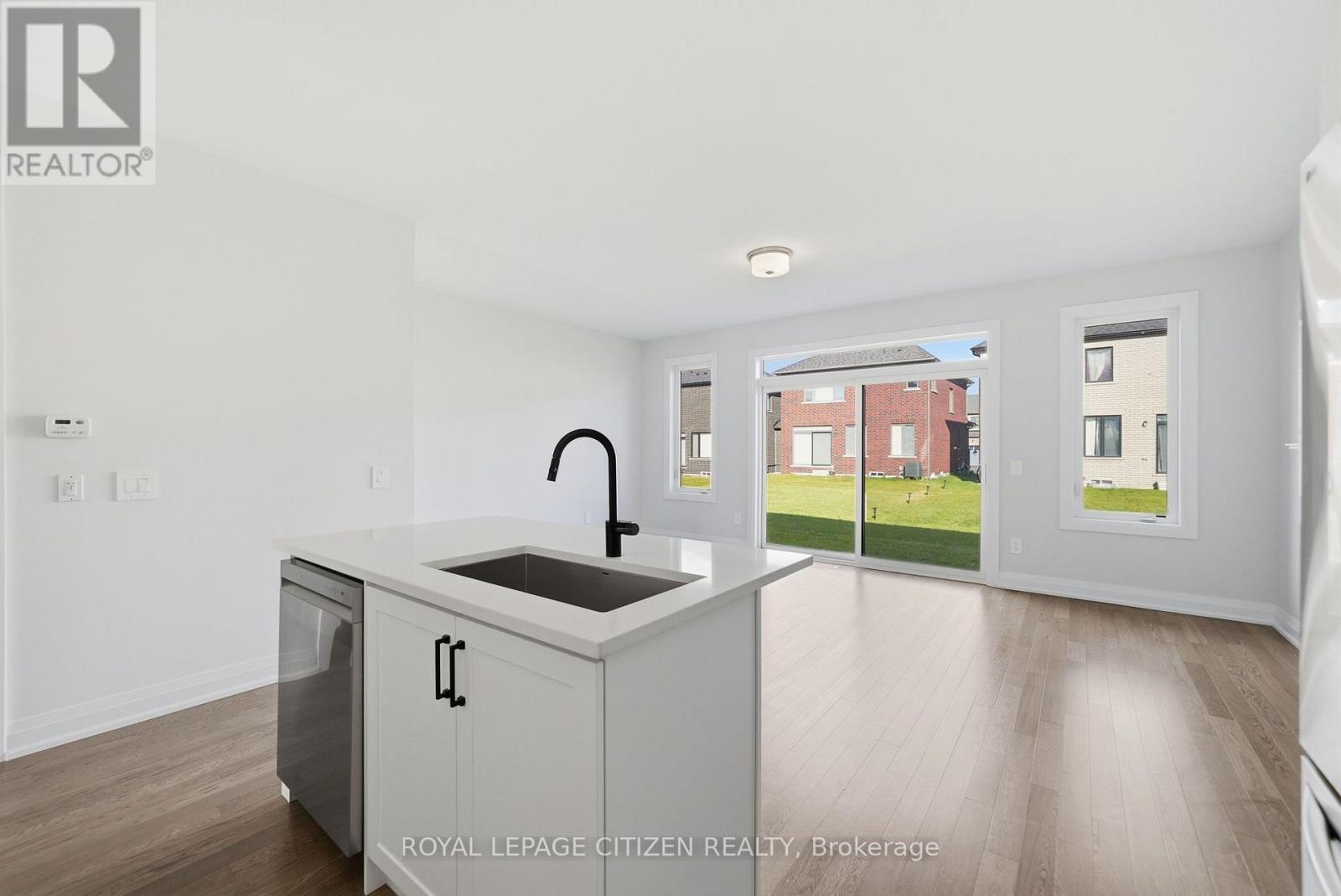 18 MCKAY AVENUE - Image 21