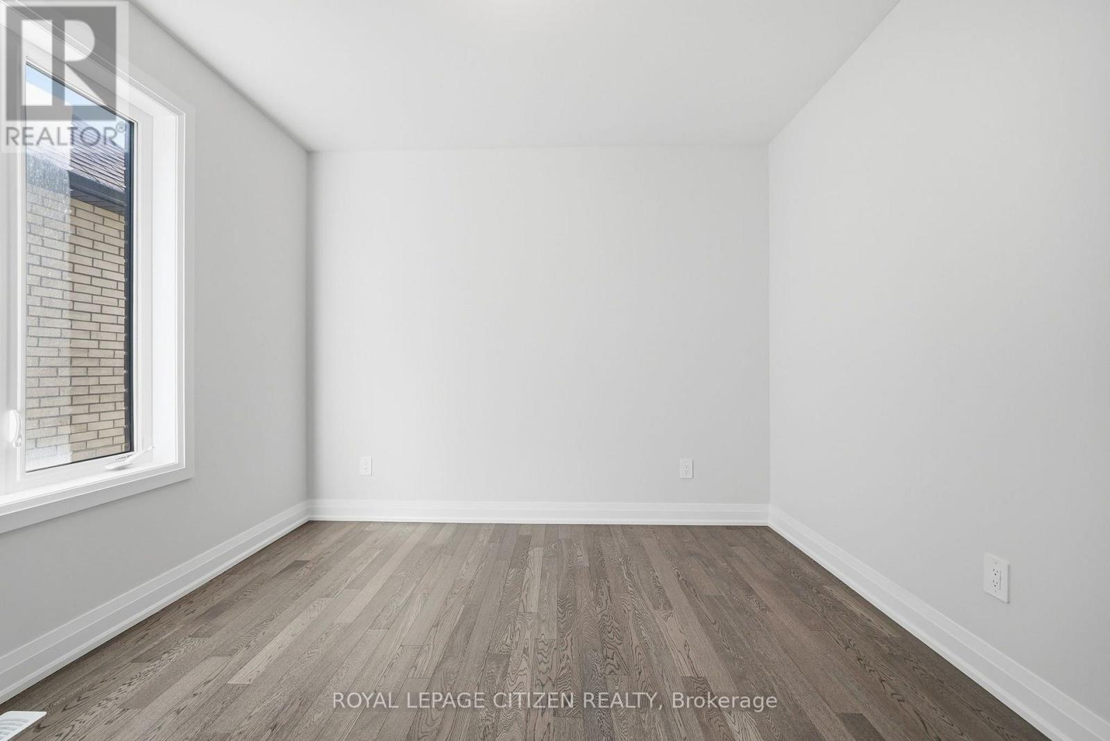 18 MCKAY AVENUE - Image 24