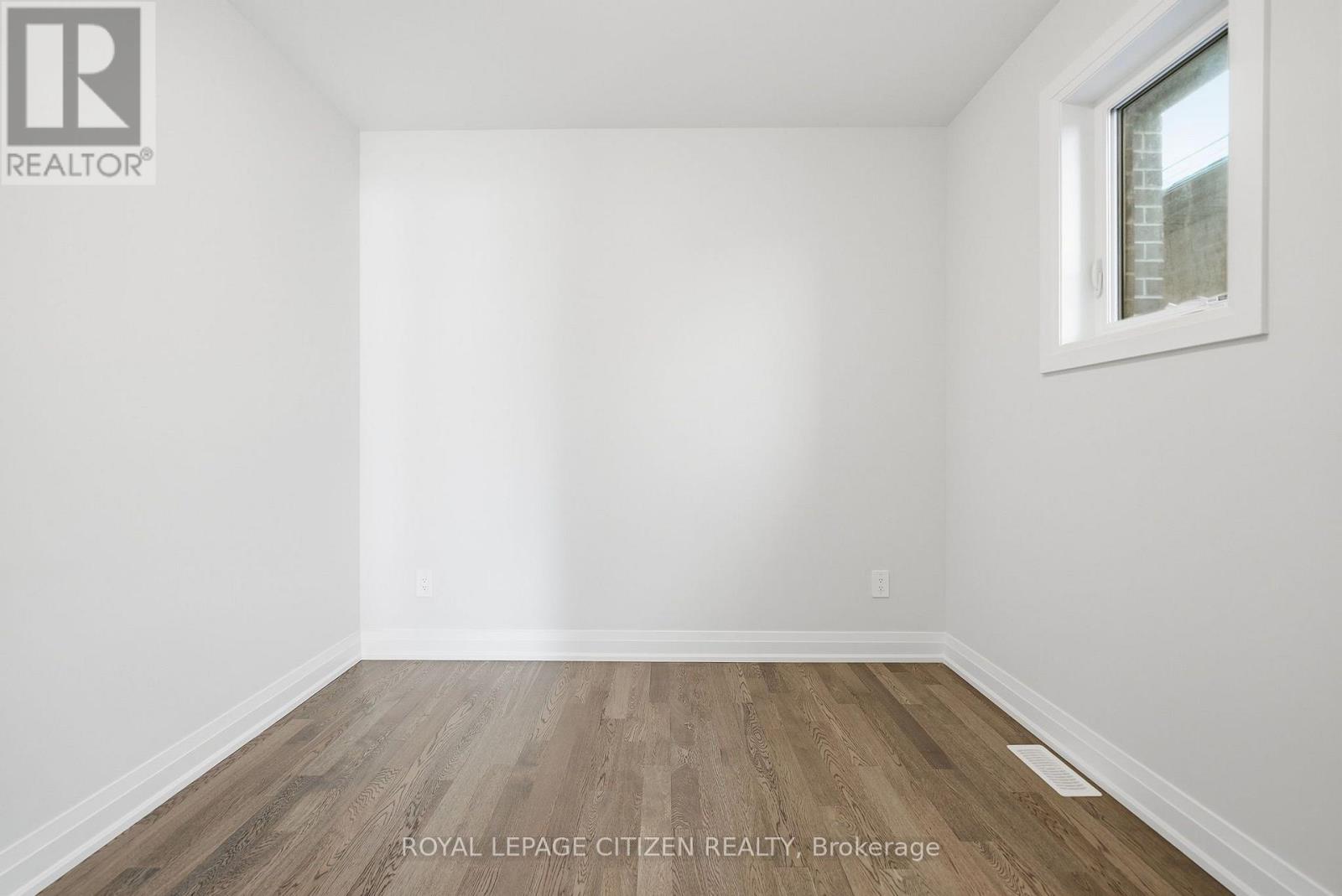 18 MCKAY AVENUE - Image 28